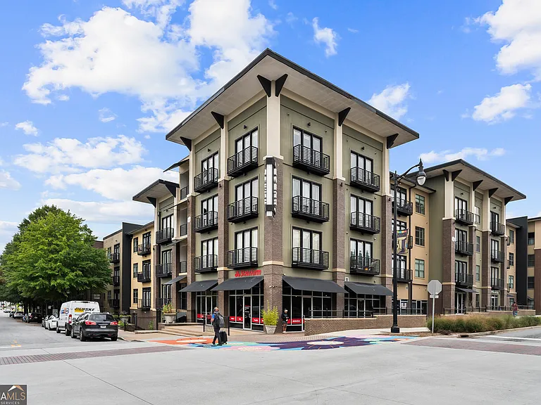 5300 Peachtree Rd #2303 — Photo 1