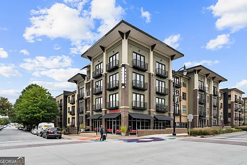 5300 Peachtree Rd Photo 1