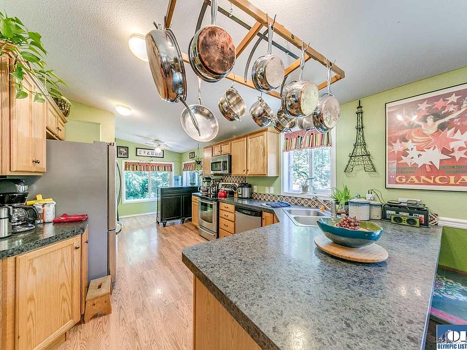 1st image of 212 Breezy Ln