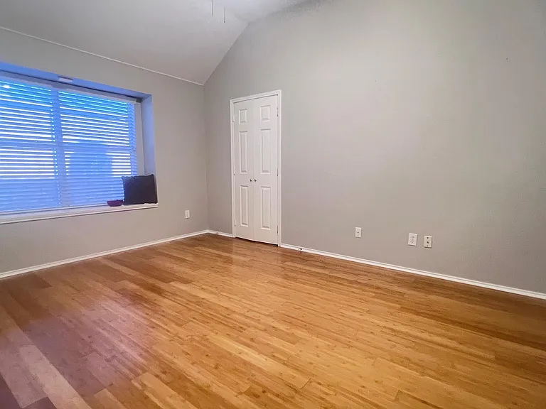 10718 Brandenberg Dr — Photo 13