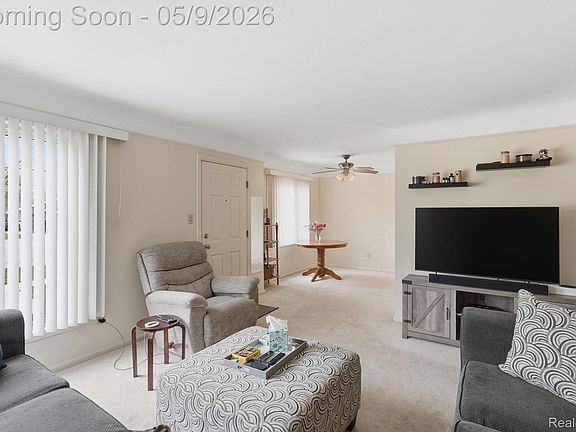 5th image of 15817 Beech Daly Rd
