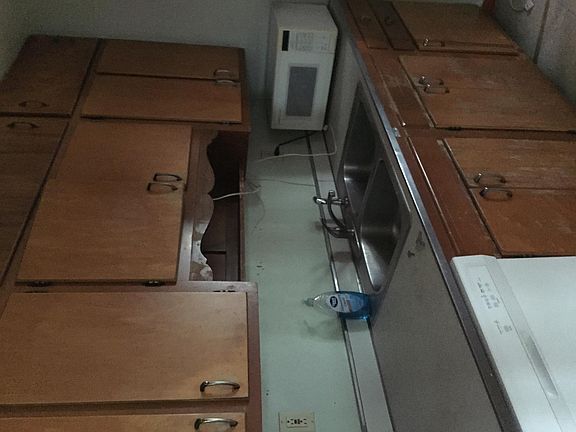 2nd image of 727 Wells St