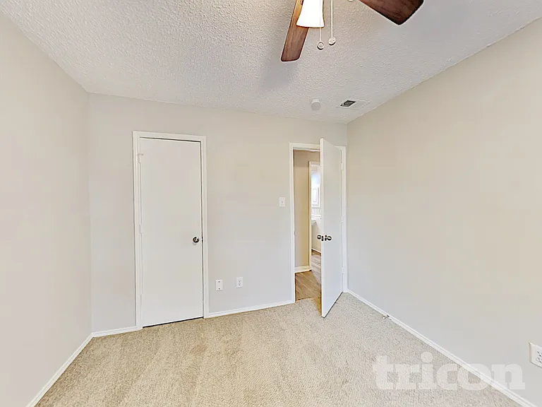 7421 Ridge Rd W — Photo 13
