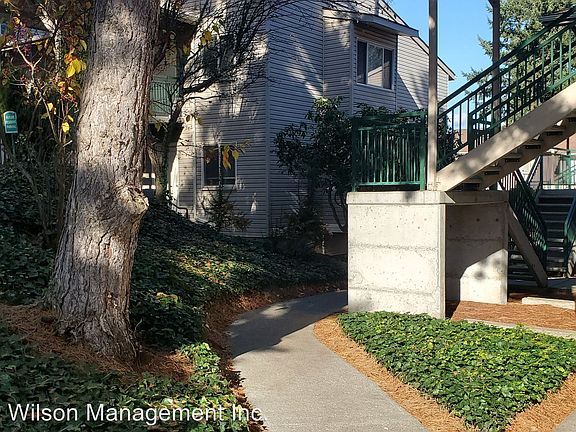 4th image of 1025 Northup Way APT A
