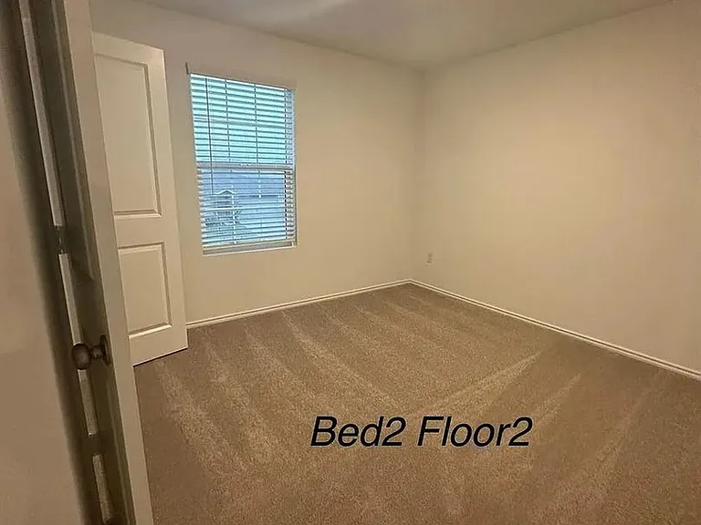 1320 Pickerel St — Photo 6