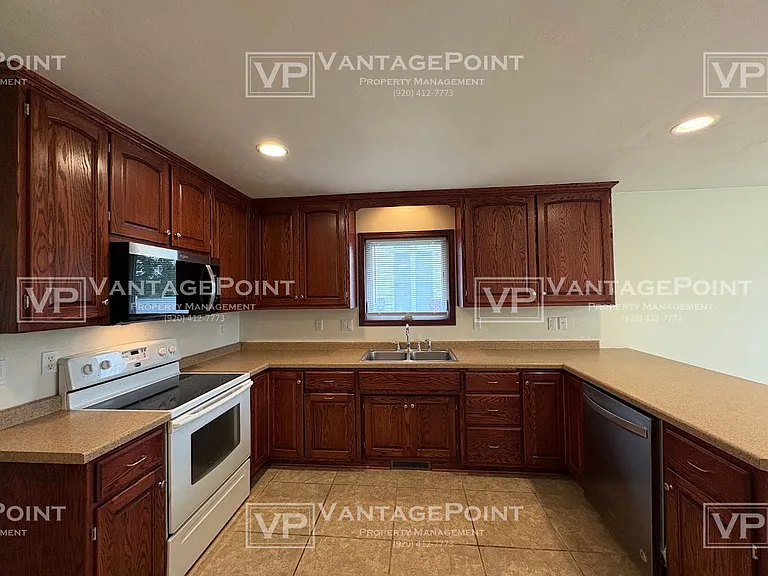 1775 Burgoyne Ct — Photo 3