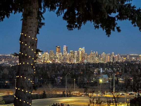 3rd image of 55 Coach Gate Way SW