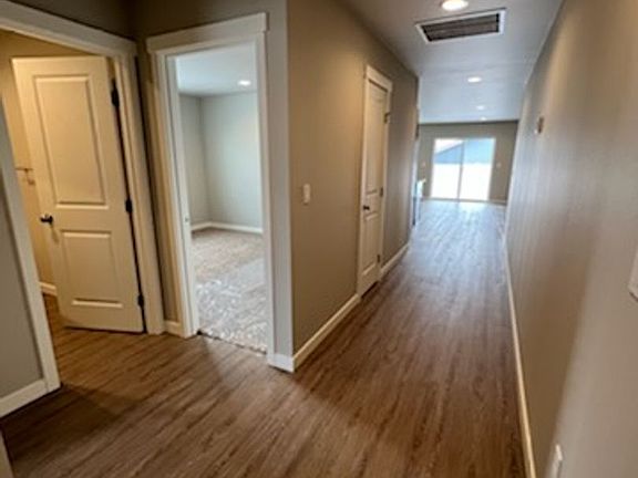 2nd image of 1090 S New Oak Ln