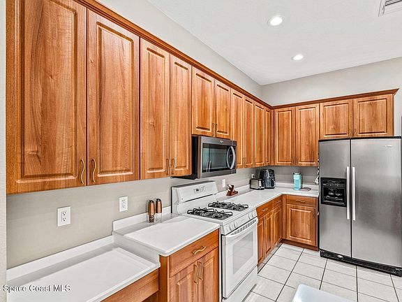 4th image of 4000 Estancia Way