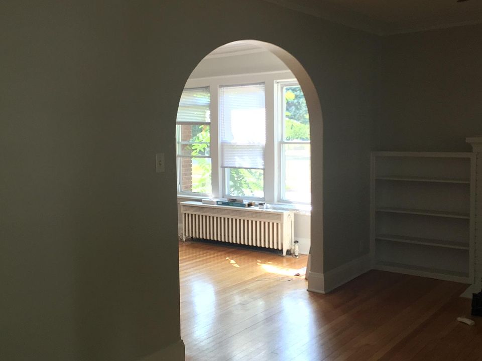 2nd image of 6039 7th Ave