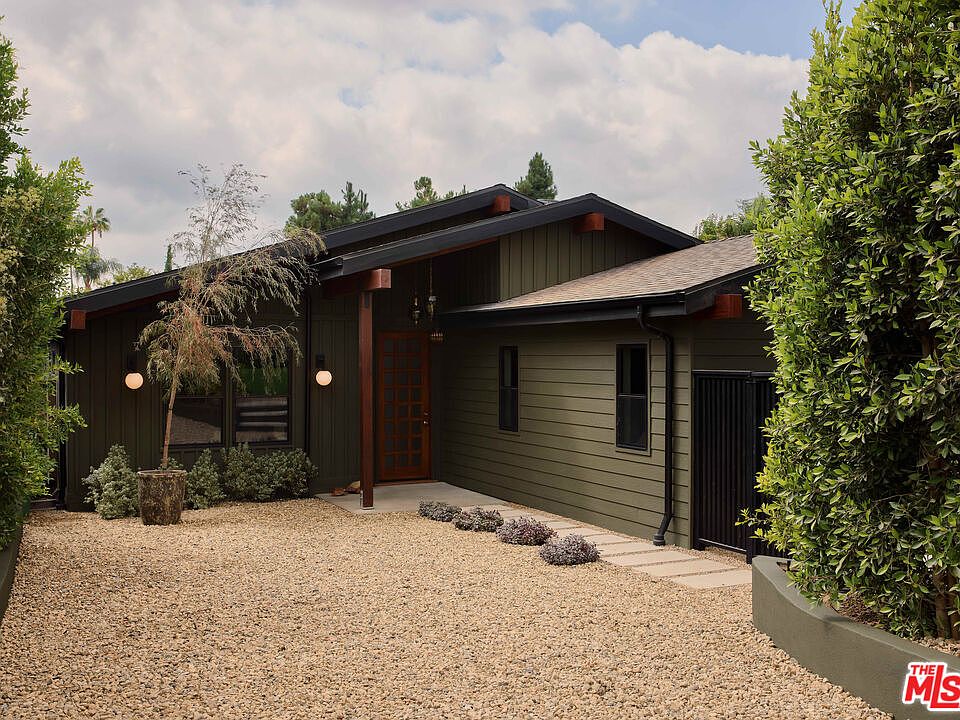 1st image of 12406 La Maida St