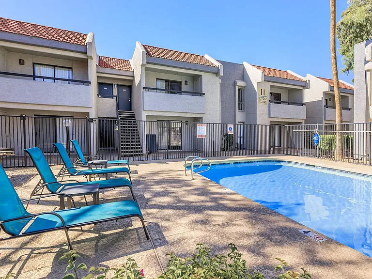 Hidden Cove Apartments — Photo 7