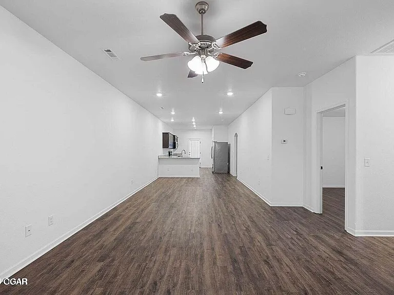 609 Short Leaf Ln — Photo 2