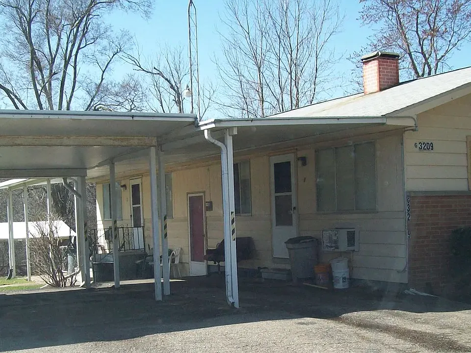 G3209 W Court St #1