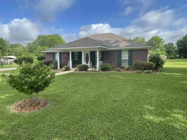 1006 Pinehill Dr, Carthage, MS 39051