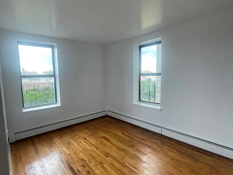1358 Sheridan Ave #4 — Photo 4