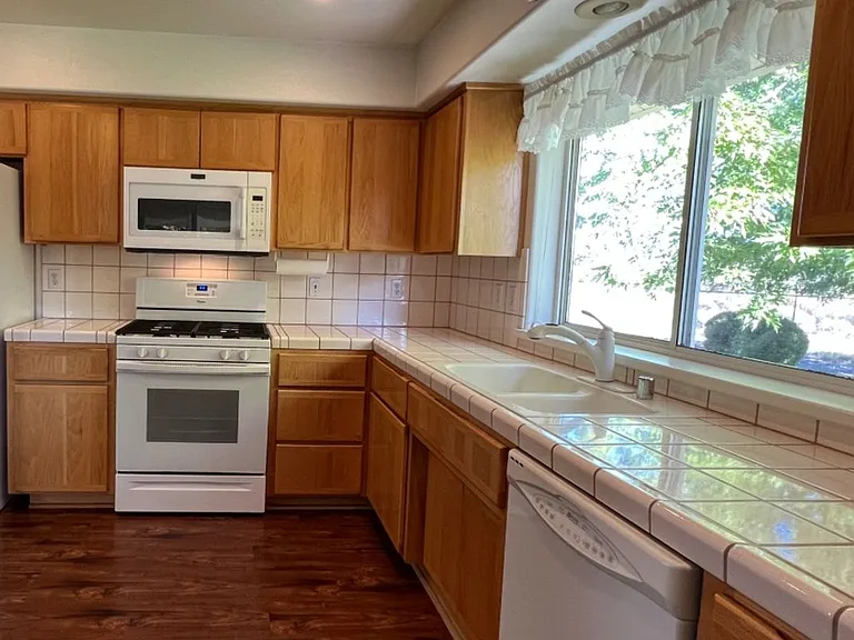 1780 Mahogany Cir — Photo 12