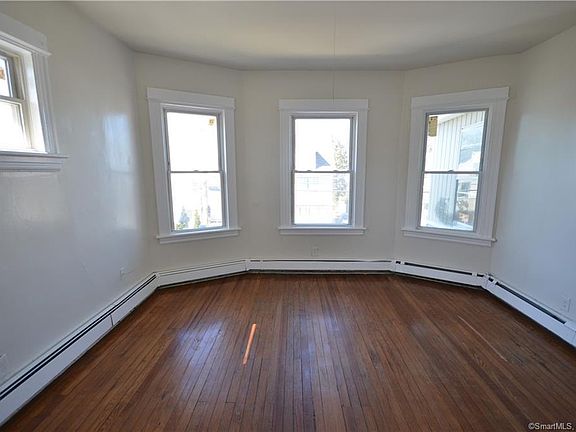 4th image of 33 Hillhouse Ave