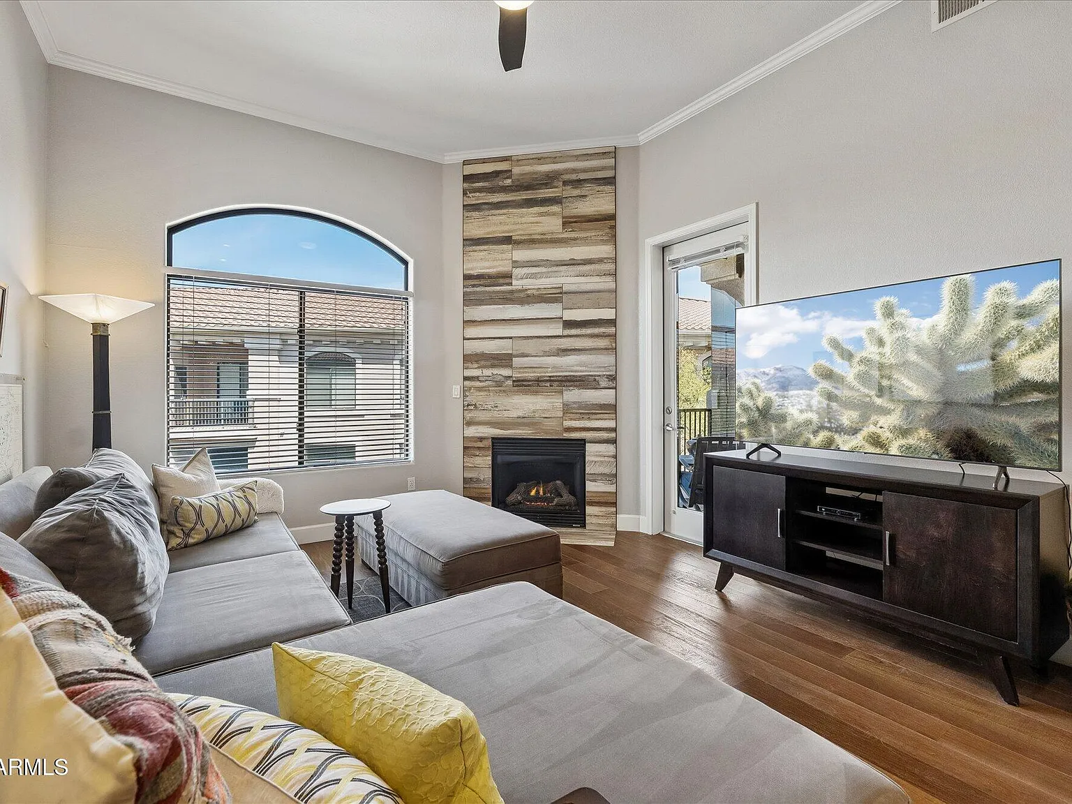 1 bed, 1.0 bath, 866 sqft, $2,150 — Photo 1
