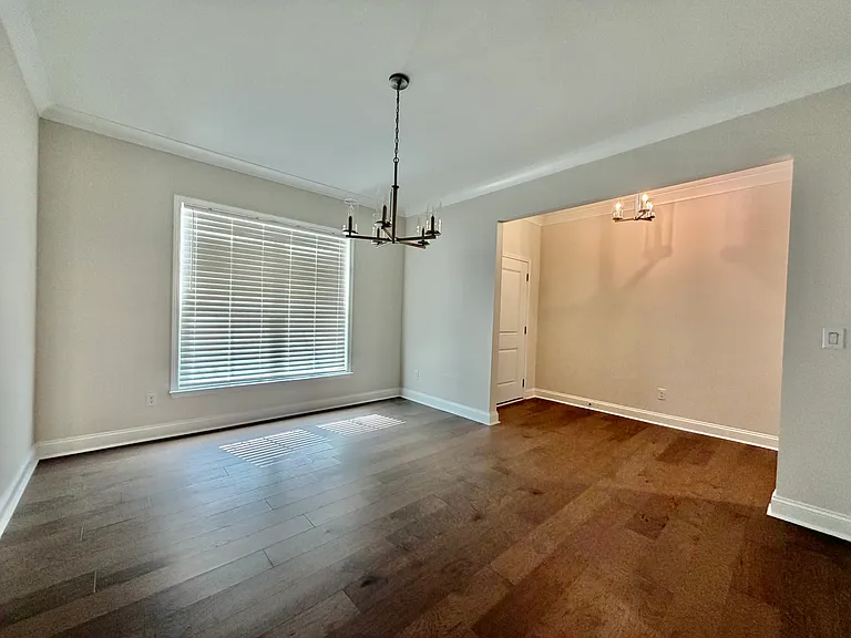 11212 Glasden Rd — Photo 3