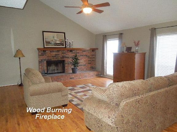 4th image of 1702 Woodhollow Dr