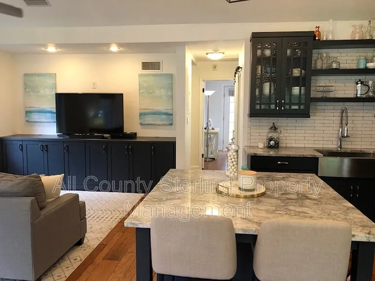 521 W Winter Park St — Photo 2