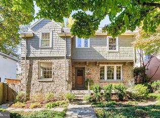 2560 36th St NW, Washington, DC 20007