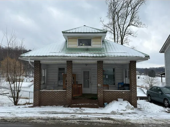 724 Main St E #416, Marion Center, PA 15759