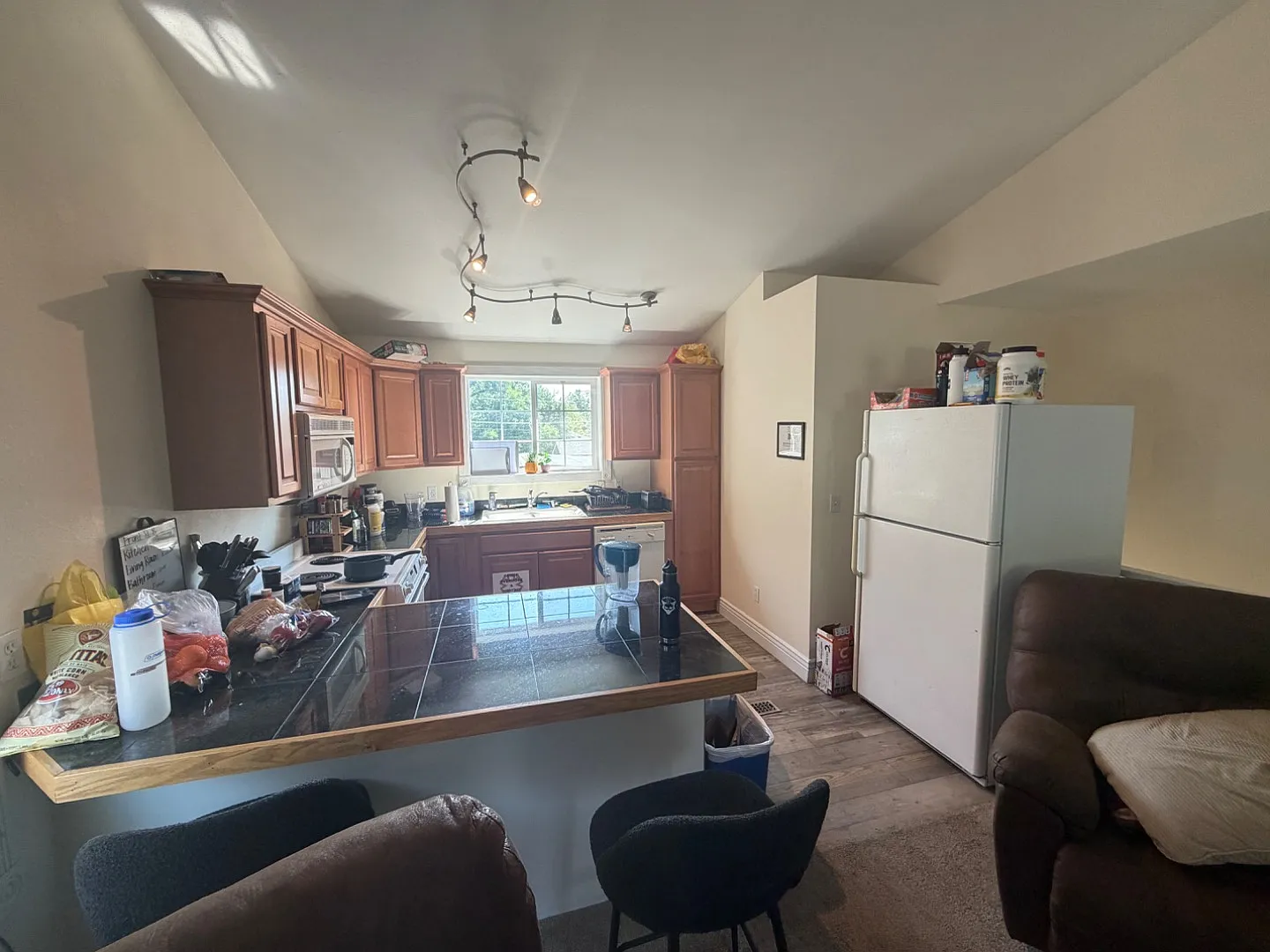 1420 Front Street - Unit B — Photo 4