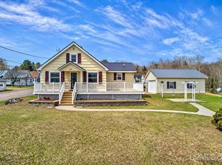 42087 N Hancock St, Chassell, MI 49916