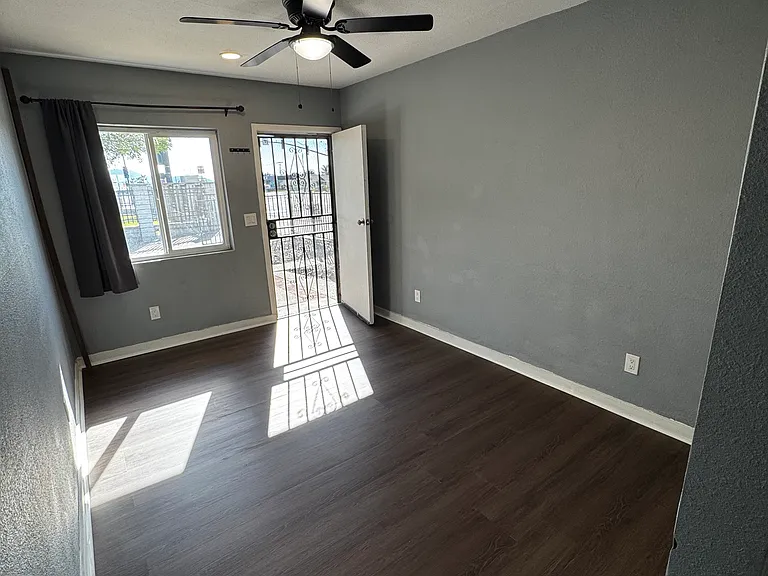 7901 Sierra Ave #1 — Photo 5