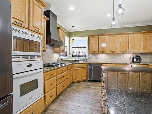 3rd image of 18248 Magnolia Bend Rd