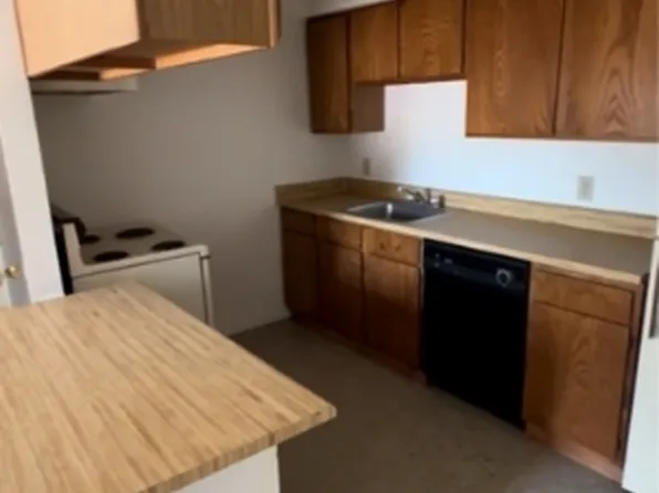 1075 W Vanderbilt St, Stephenville, TX 76401