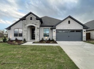 636 Red Maple Rd, Waxahachie, TX 75165