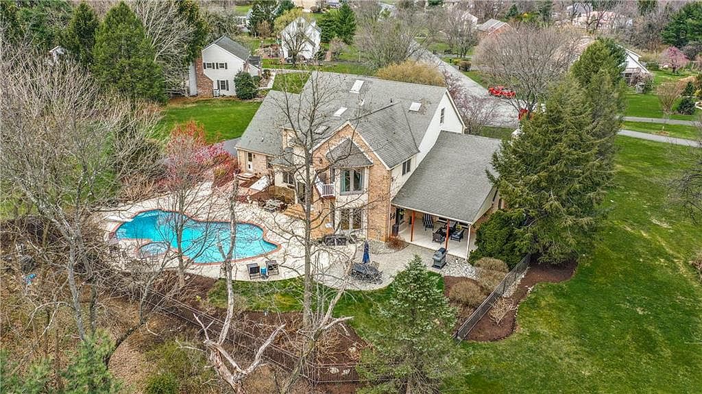 1487 Saucon Meadow Ct, Bethlehem, PA 18015 Zillow