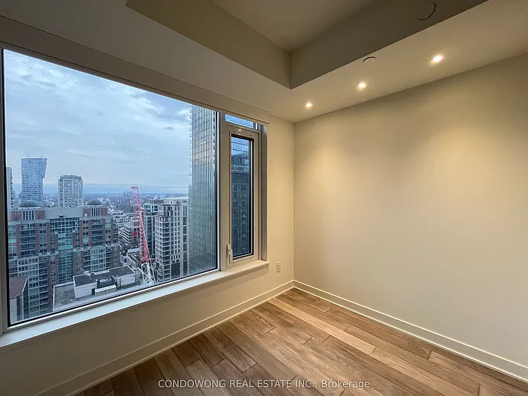 11 Yorkville Ave #1914 — Photo 4