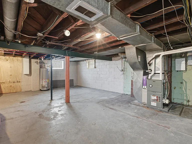 240 Ridgewood Ave — Photo 29
