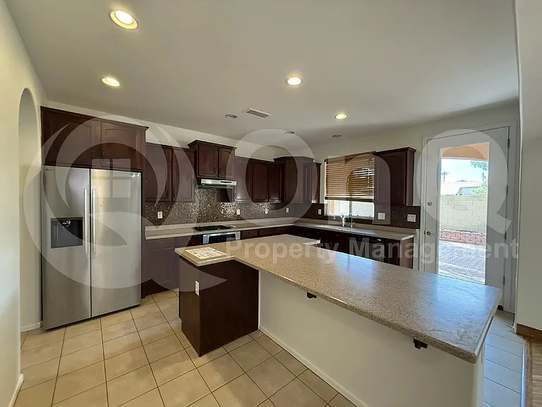 1104 E Gail Dr — Photo 8