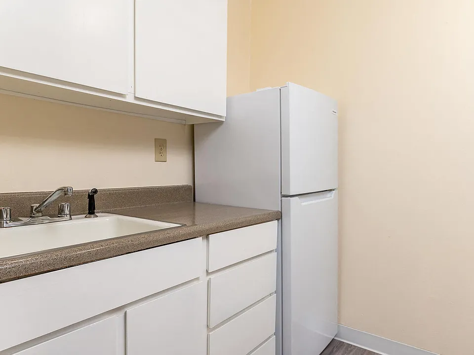 Raleigh Scholls Apartments