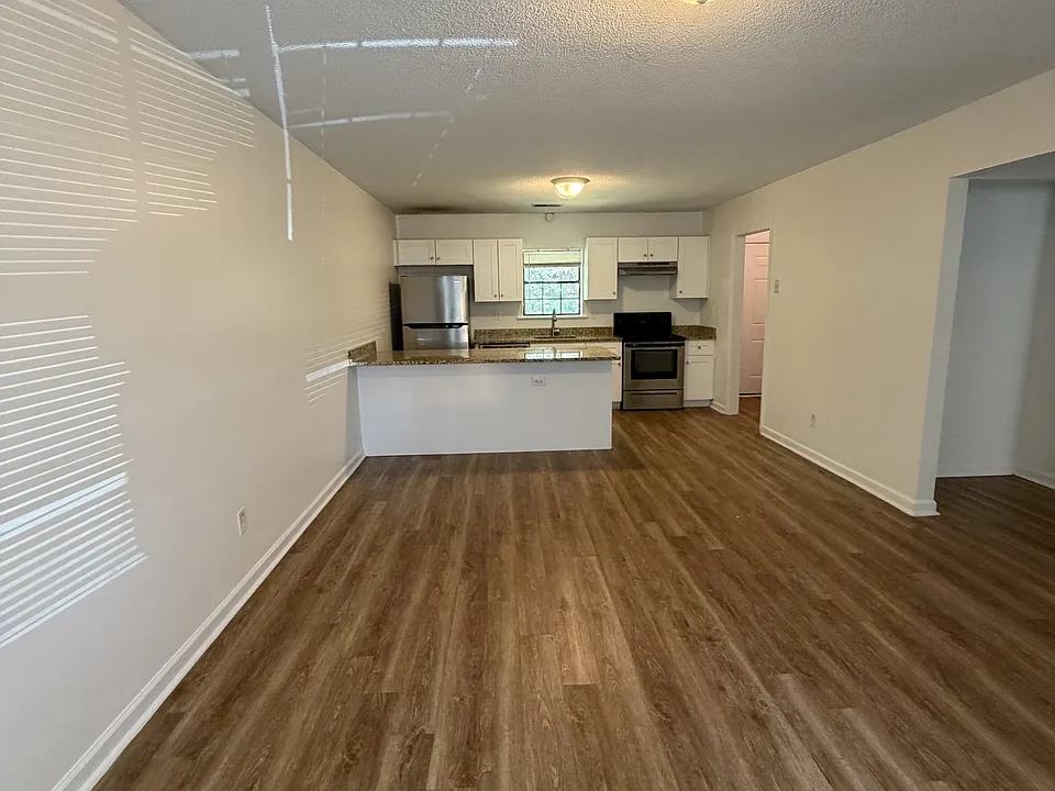 166 Edwards St SE #3