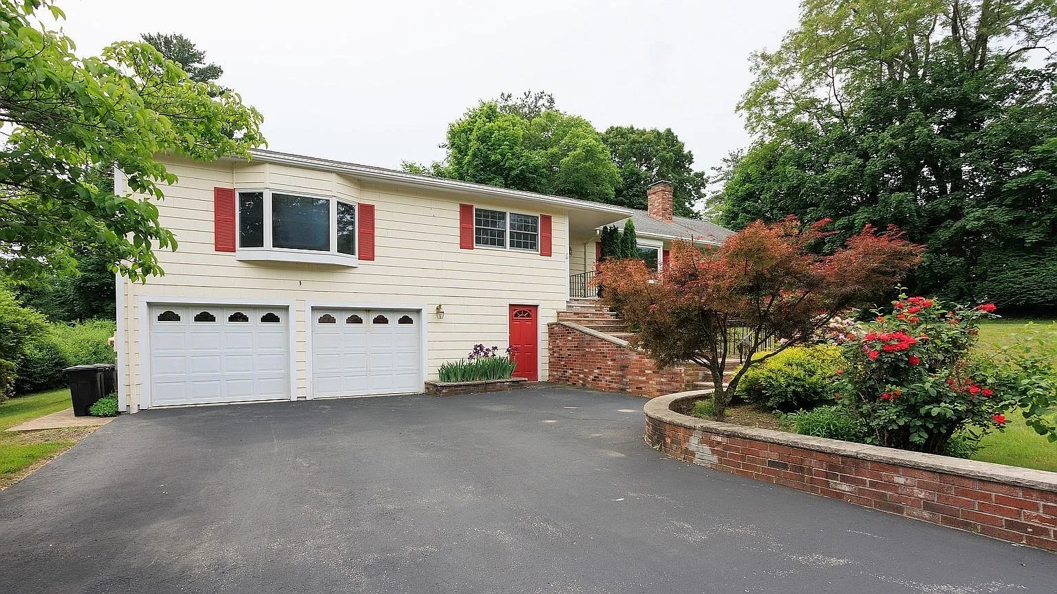 3 bed, 2.5 bath, 2080 sqft, $5,300 — Photo 1