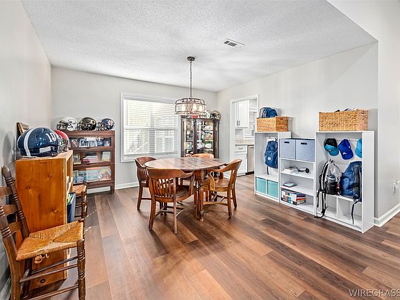 5th image of 301 Candlewood Dr