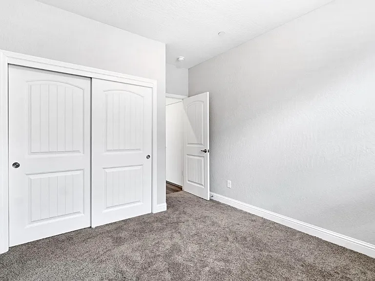 1148 Summit Ct — Photo 13