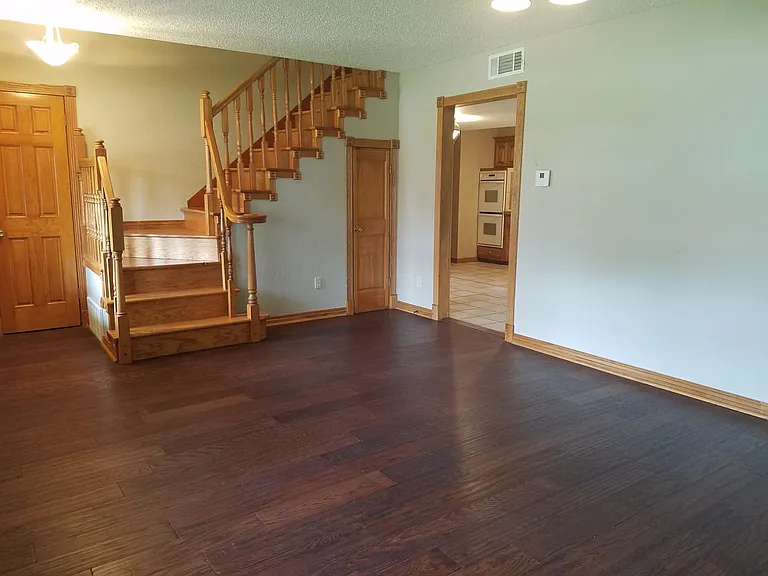 4816 Michael Dr — Photo 2