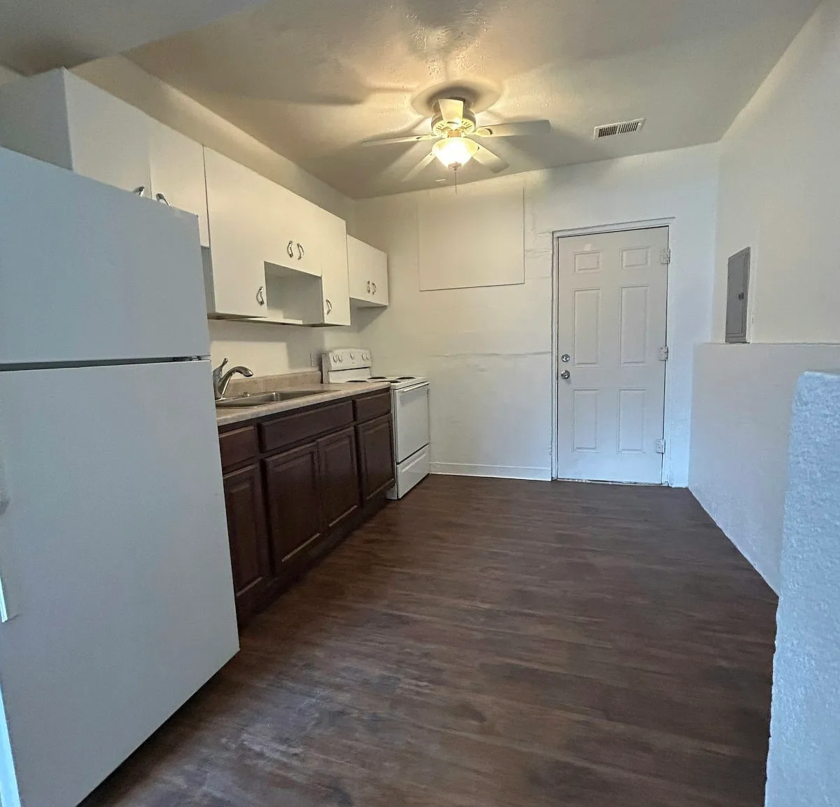 730 West 25th Street, Unit C — Photo 1