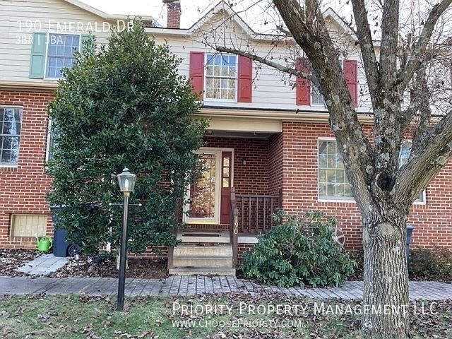 1st image of 190 Emerald Dr