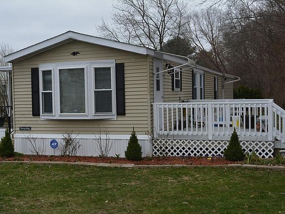 2nd image of 19 Melissa Dr