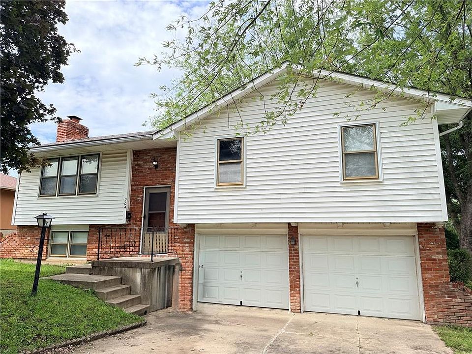 1st image of 204 W Lee St