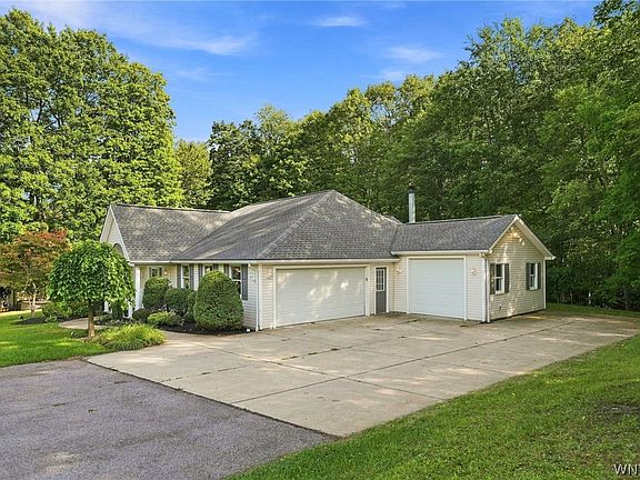 4th image of 217 Behm Rd