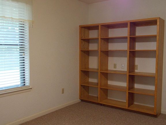 4th image of 105 Bluebonnet Dr #105